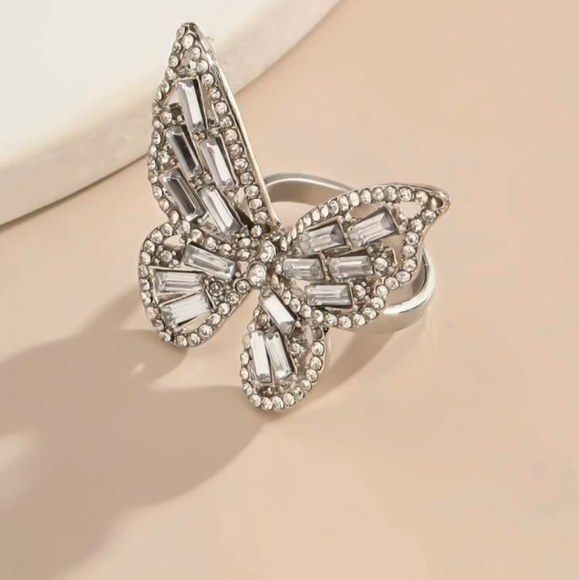 *Shiloh* Butterfly Ring - Picture 3 of 3